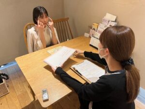 橋爪さんのカウンセリングの様子